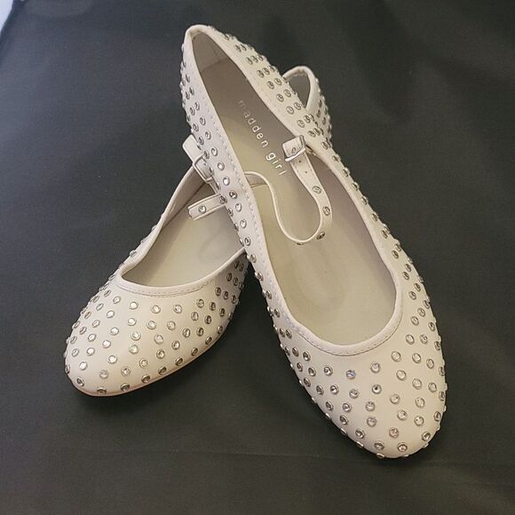 BRAND NEW MADDEN GIRL MARY JANE STYLE STUDDED LOW BLOCK HEEL SHOE R3 - Picture 1 of 16